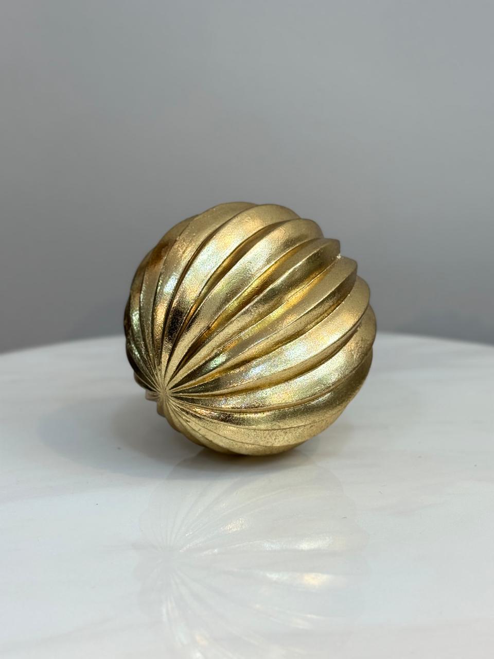 Esfera dorada