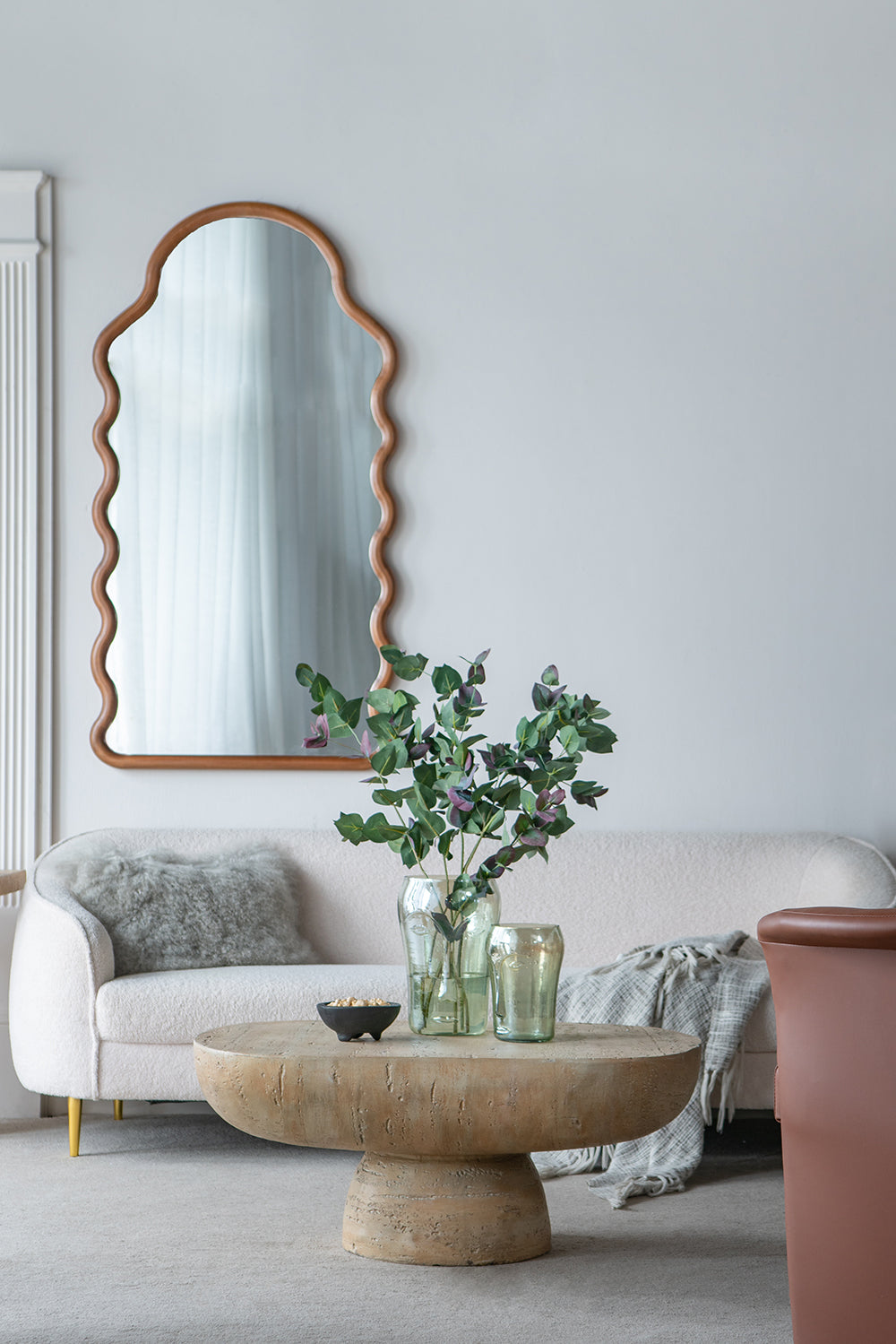 Mesa de Centro Ovalada 100% en Magnesio 38.1 x 91.4 x 61cm