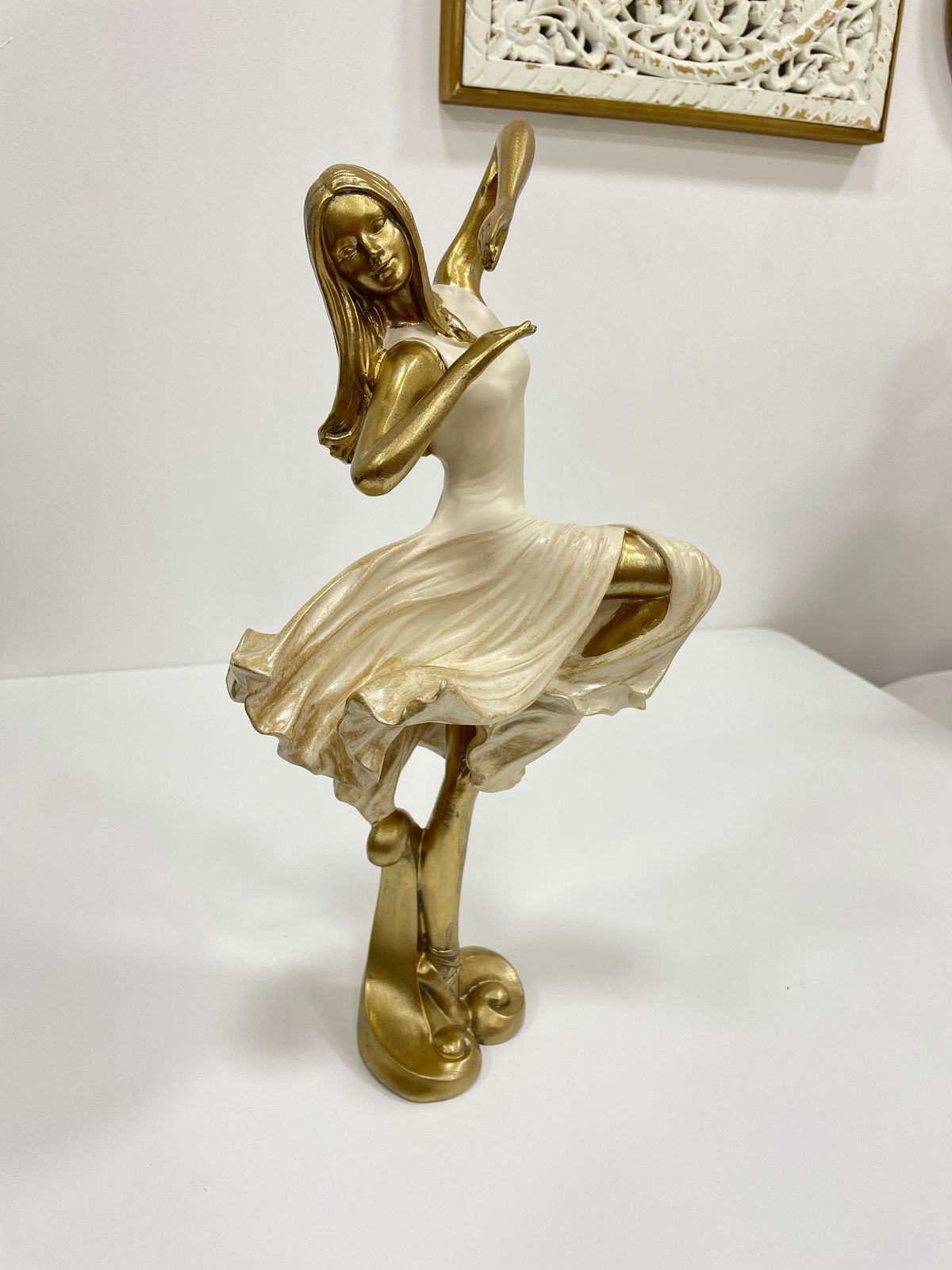 Dama Dorada/Crema 41Cm