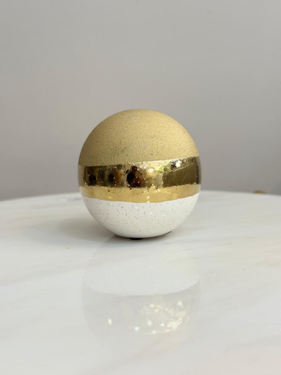 Esfera dorada/Blanco