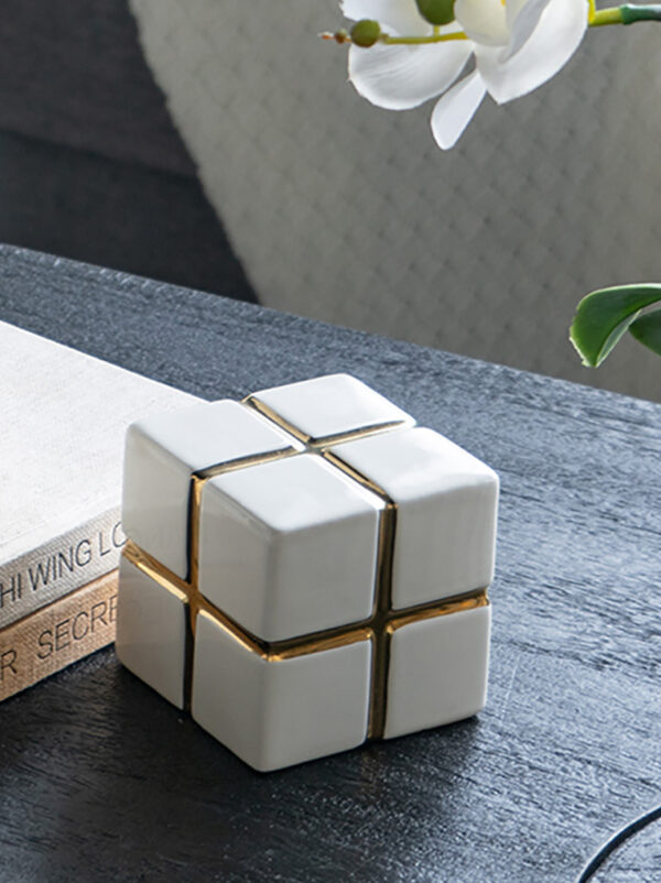 Cubo en Ceramica Blanco/Dorado
